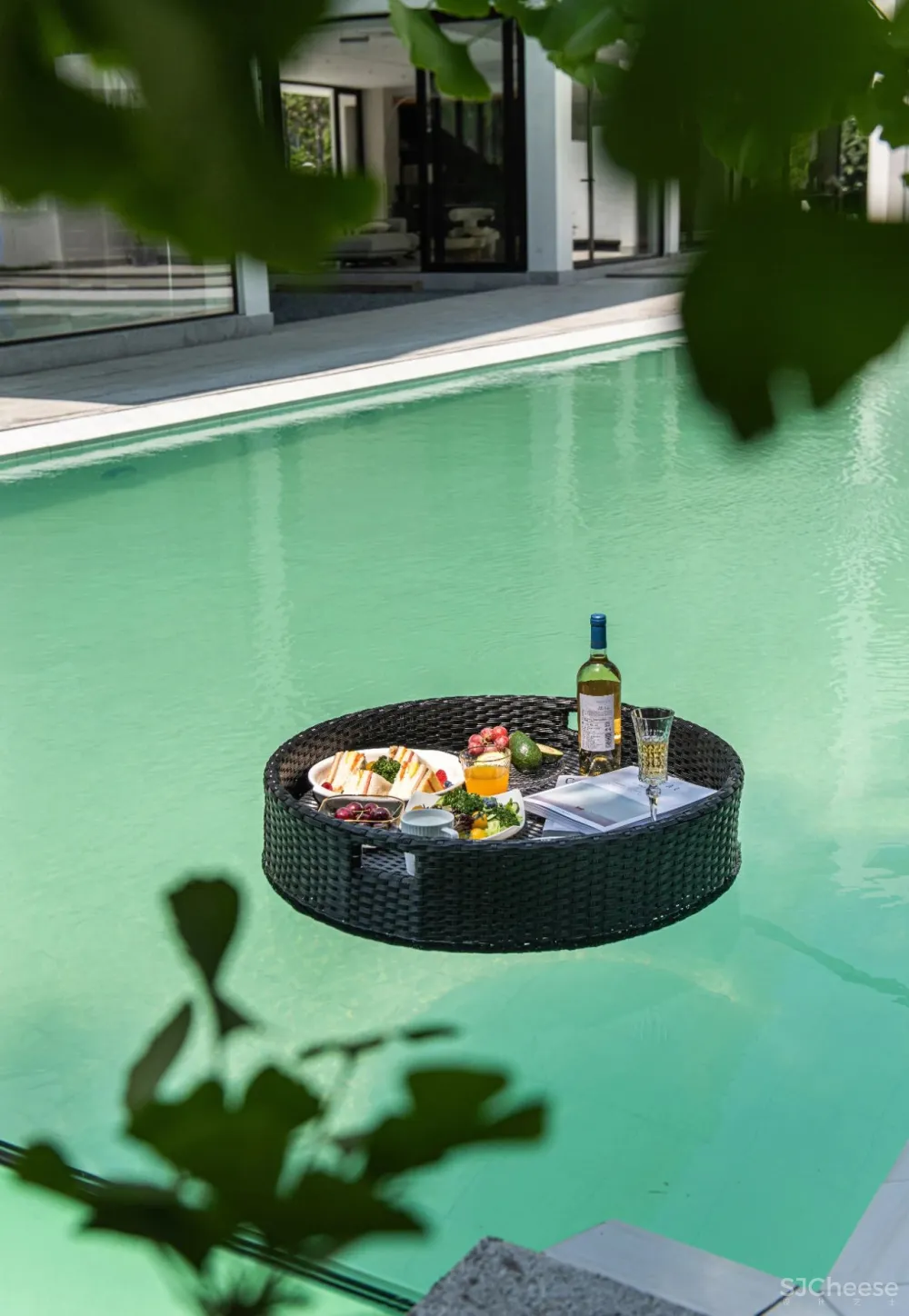 杉树林里的极美民宿