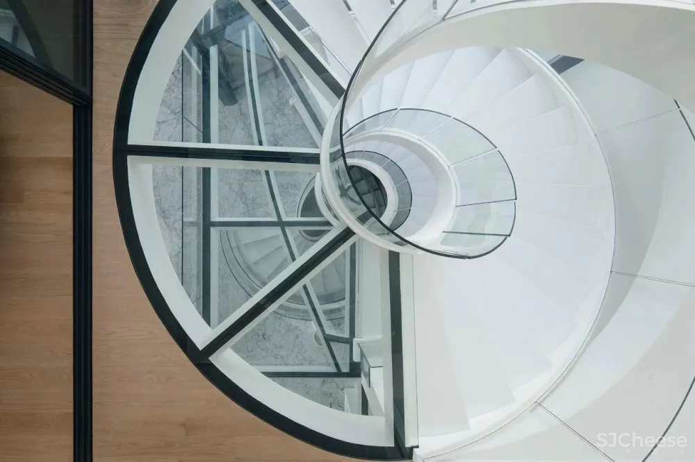 别墅还可以这样设计，从内到外的阶梯式曲线太美！