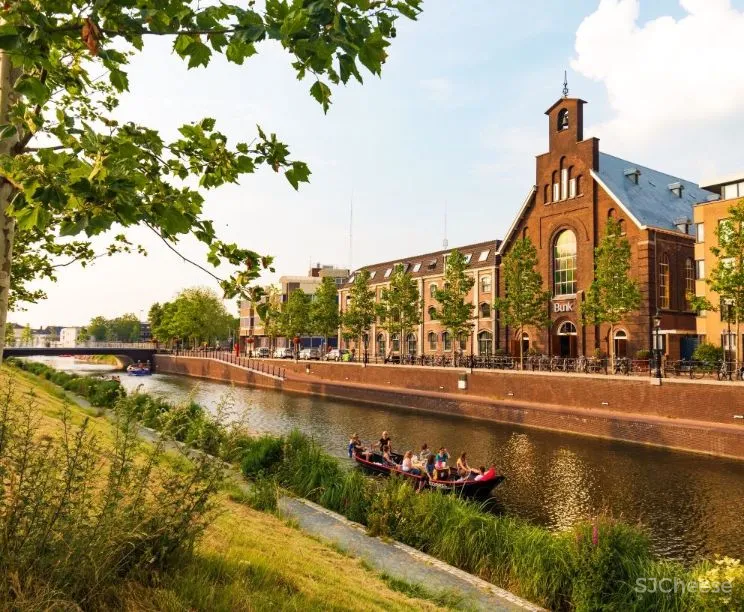 胶囊睡仓、空中客房...这家网红酒店彻底打破了旅馆的传统