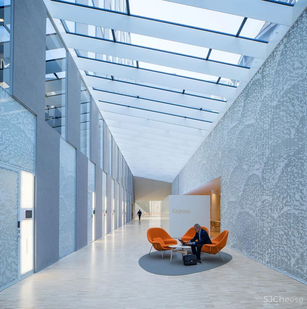 看看芬兰这栋总部大楼,没想到中庭还能这样设计!