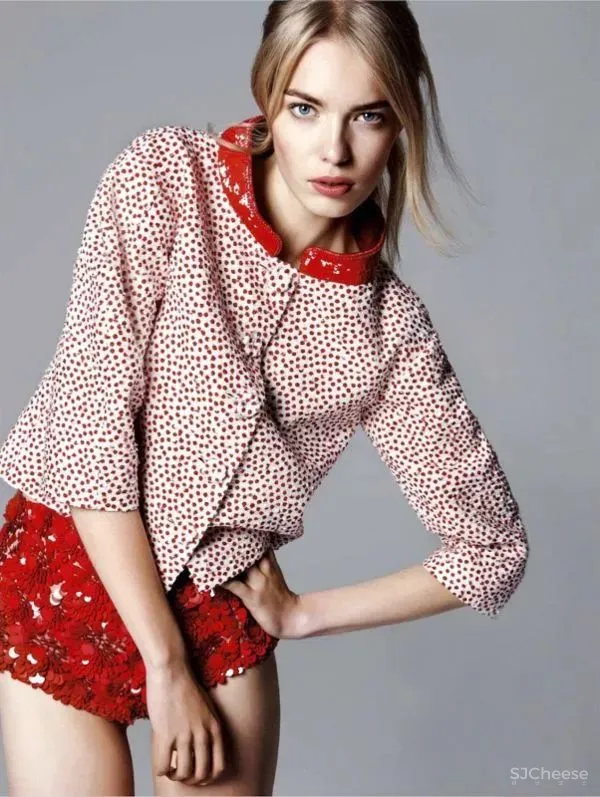 高级灰 红色，当代东方优雅美学的完美演绎