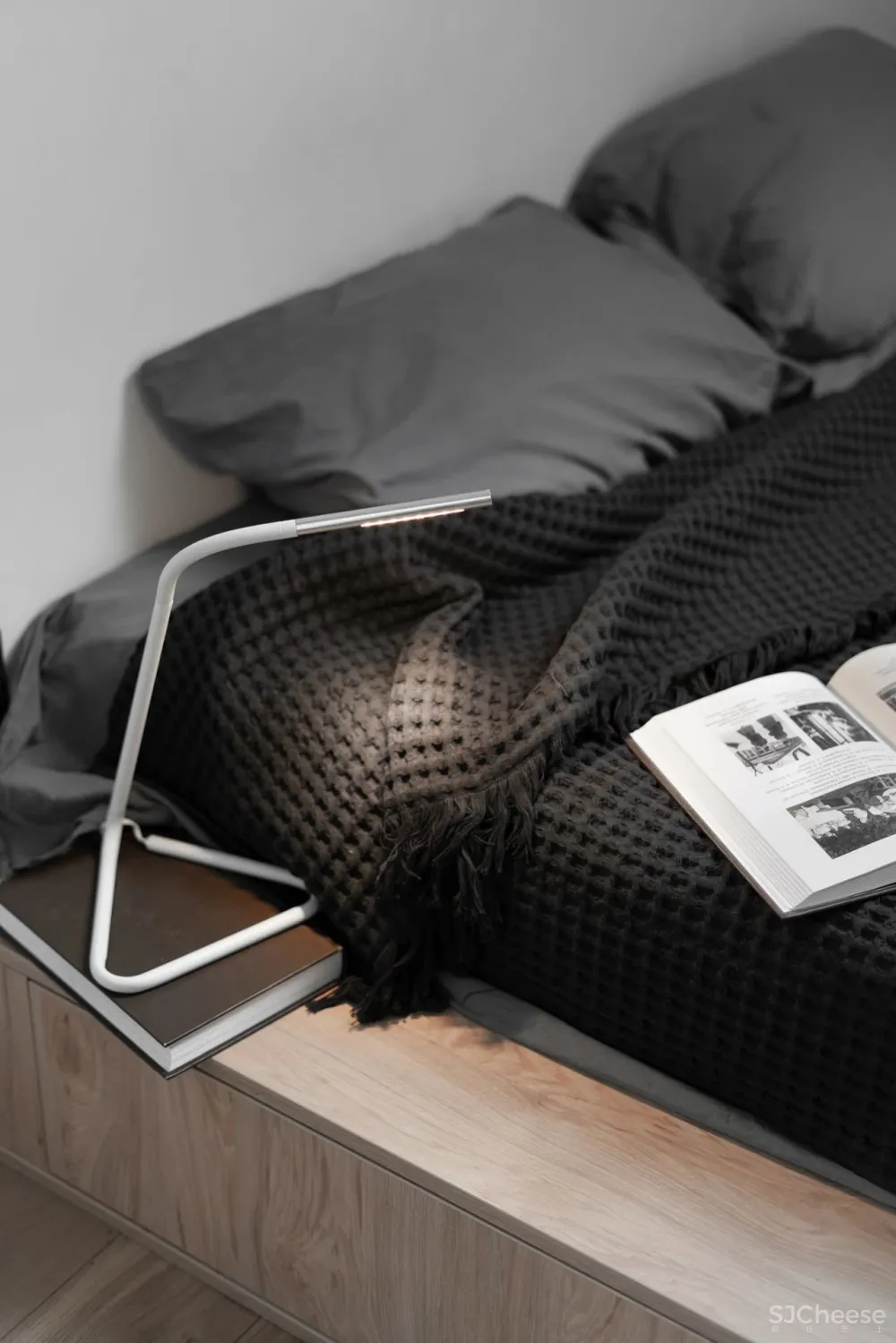 小户型阁楼，这样设计有格调还显大！