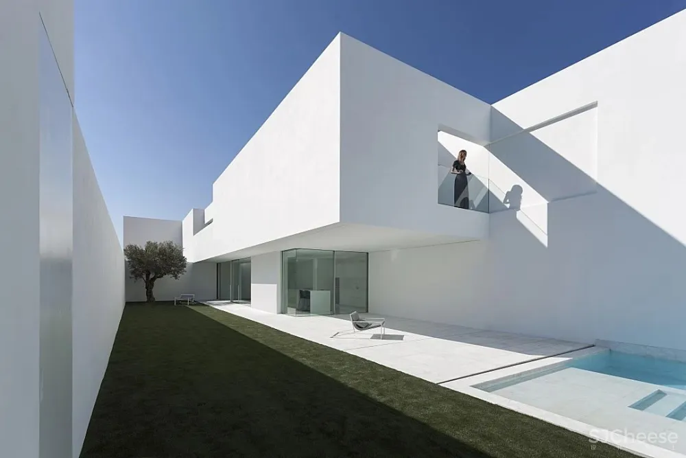 Fran Silvestre :遇见光,才知道白色极简有多美!