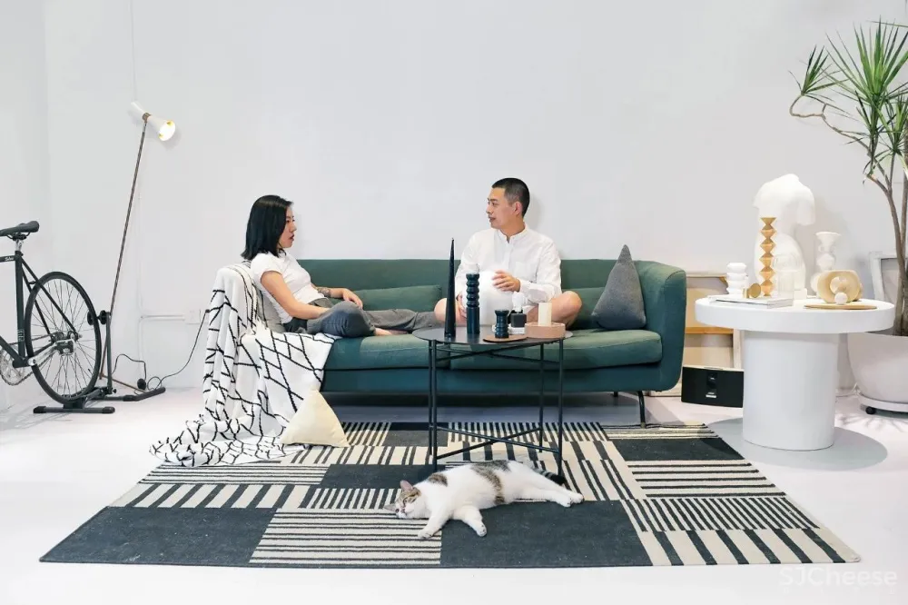 最牛租房族!安徽美女7500块在上海住300㎡,装成精致毛坯房