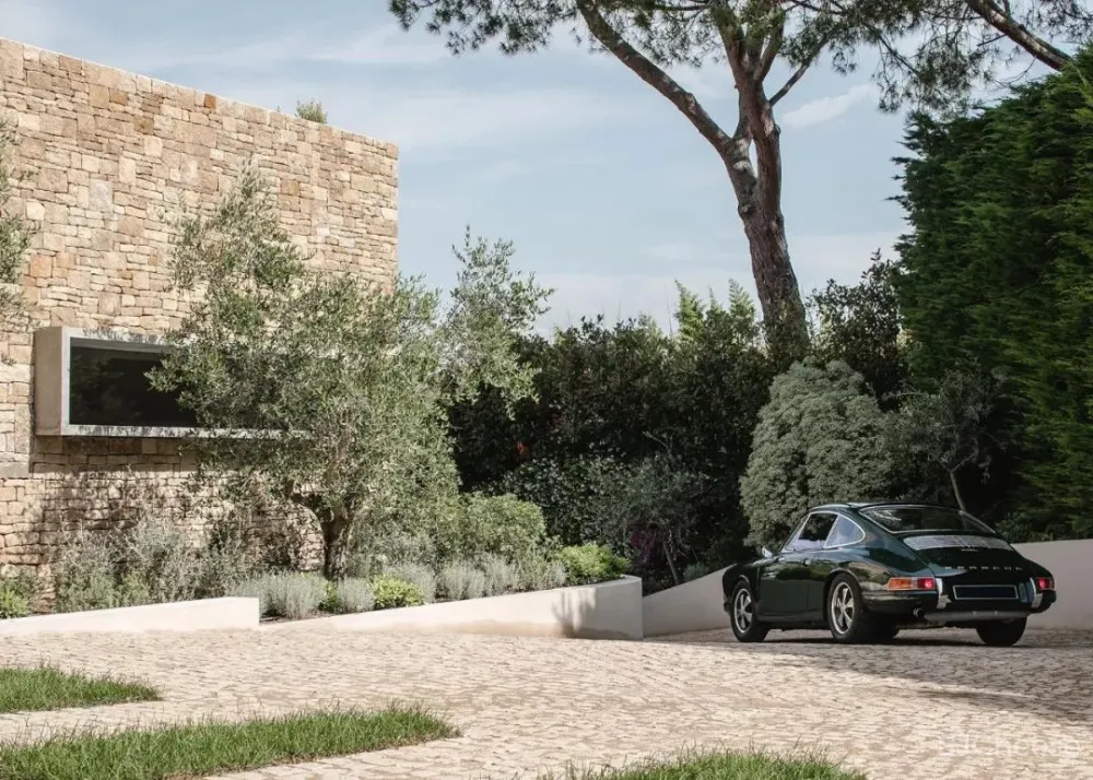 Caprini&Pellerin•海岛酒店将建筑几何完美融入自然环境!