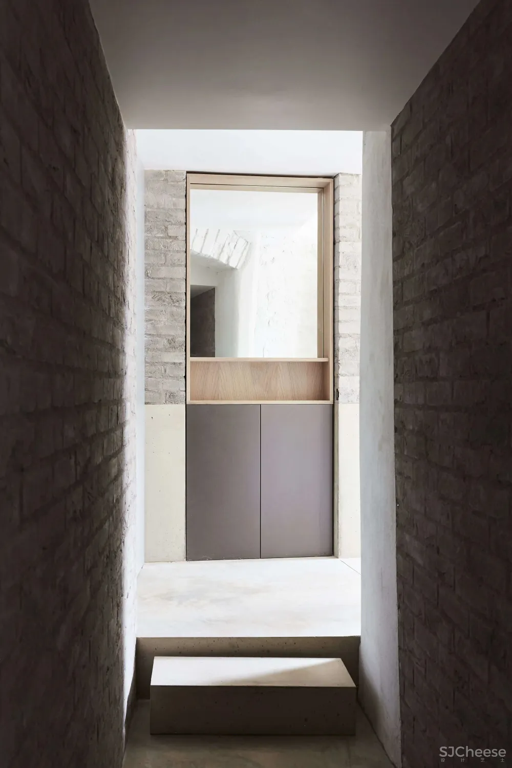 一个百年历史的磨坊，千年历史的遗址：这部电影捕捉了一个永恒的转变