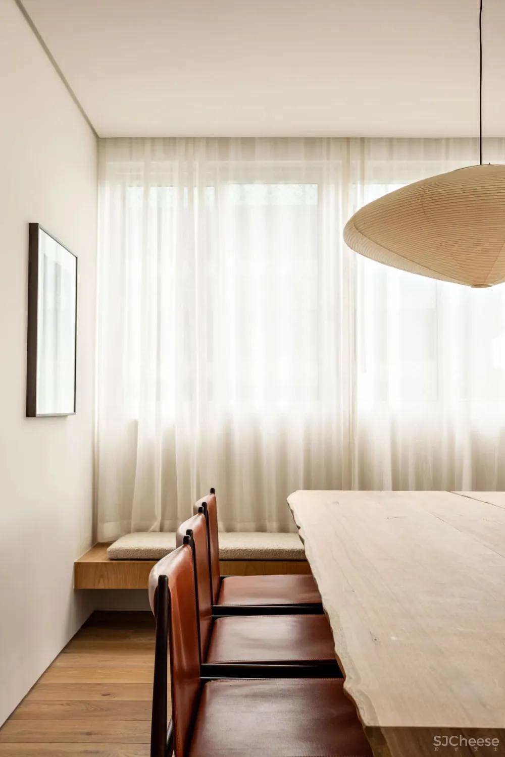 APARTAMENTO LEBLON IN RIO DE JANEIRO BY FELIPE HESS.