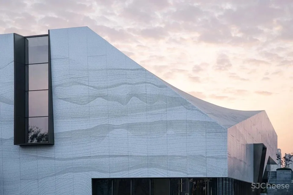 苏州金融商务广场展示中心：建构和隐喻当代太湖石 日清设计