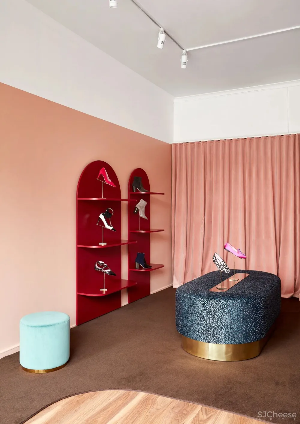 Christopher Elliott 新作 低调内敛的现代优雅