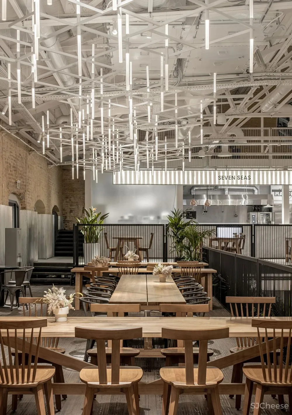 一个18世纪的军火库改造成基辅一个繁华的食品市场