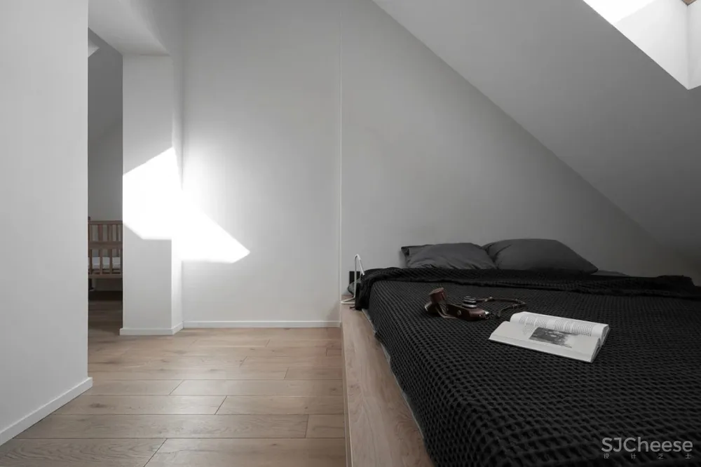 小户型阁楼，这样设计有格调还显大！
