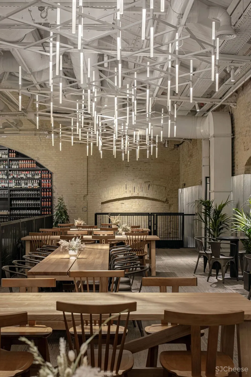 一个18世纪的军火库改造成基辅一个繁华的食品市场