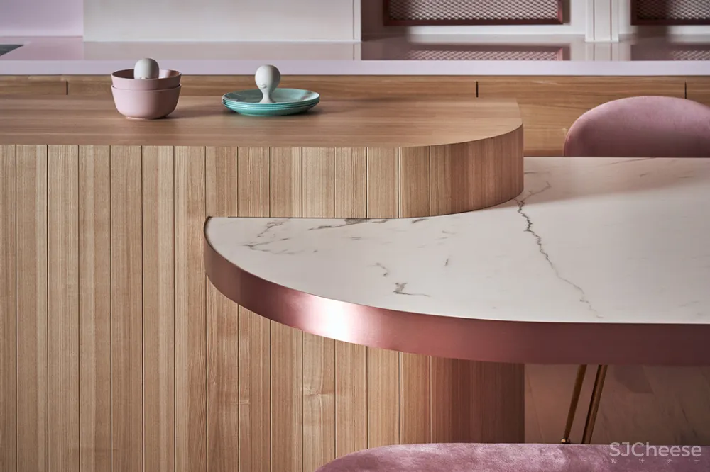 一个人，三只猫，144㎡ 糖果色度假屋