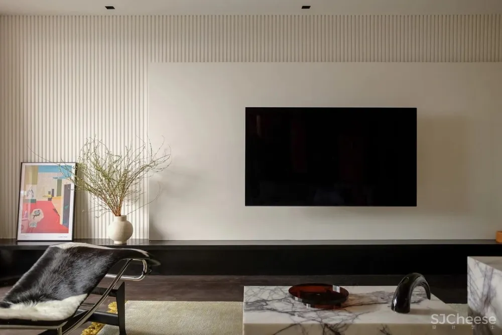 深圳小夫妻花半年时间等待家具漂洋过海，入住这个现代与古典之家