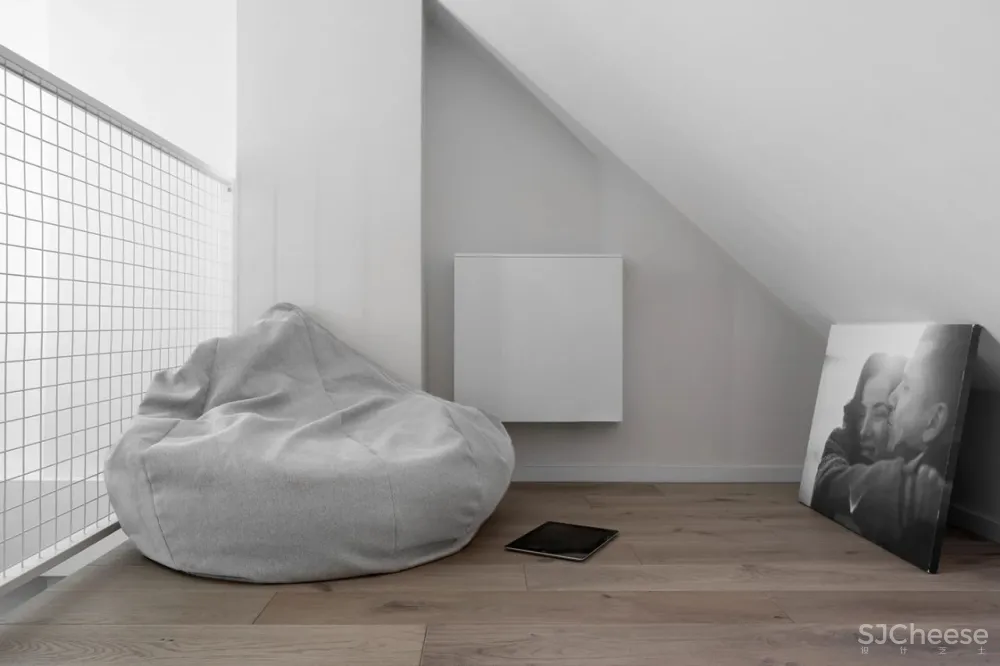 小户型阁楼，这样设计有格调还显大！