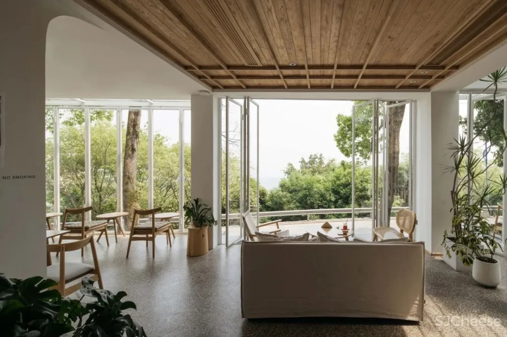 别止:重庆南山上的白房子,让人“重返18岁”