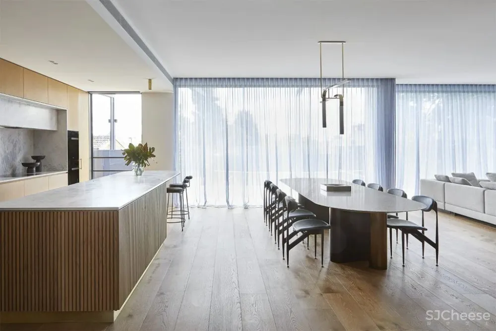 Christopher Elliott 新作 低调内敛的现代优雅