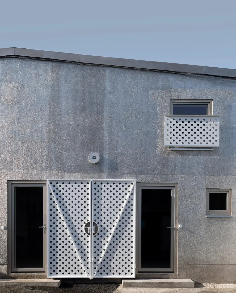 仓库改造成工业风的家,巧开天窗让空间更通透