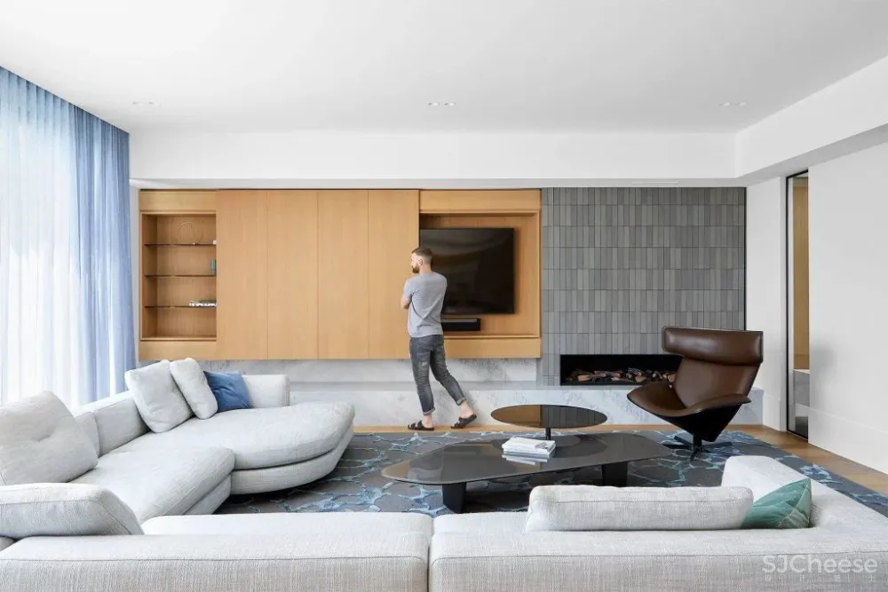 Christopher Elliott 新作 低调内敛的现代优雅