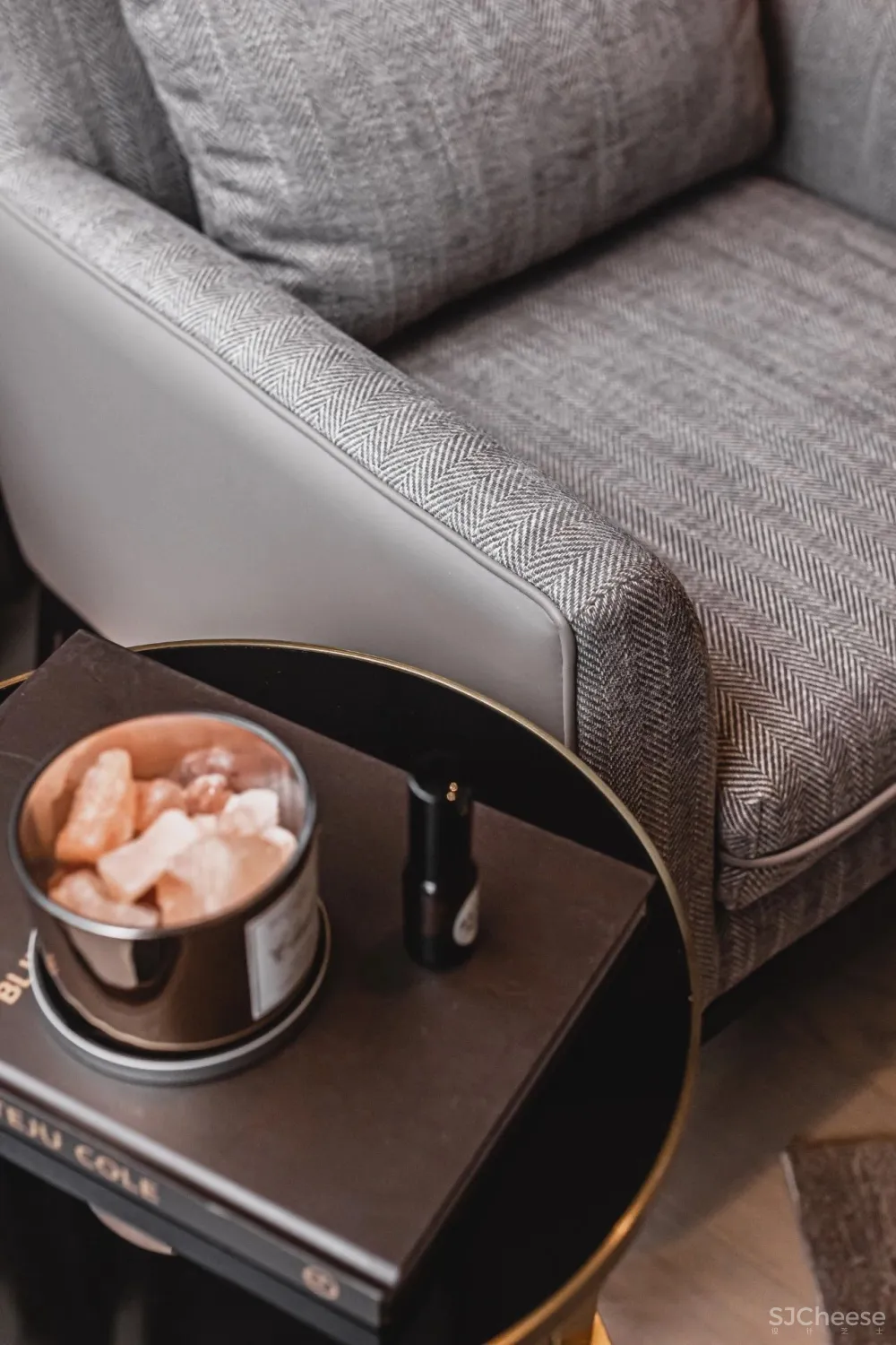 住宅丨现代 —— 都市繁杂后归于内心的对话