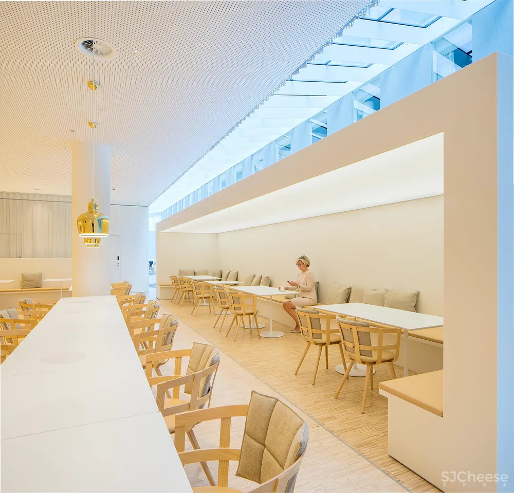 看看芬兰这栋总部大楼,没想到中庭还能这样设计!