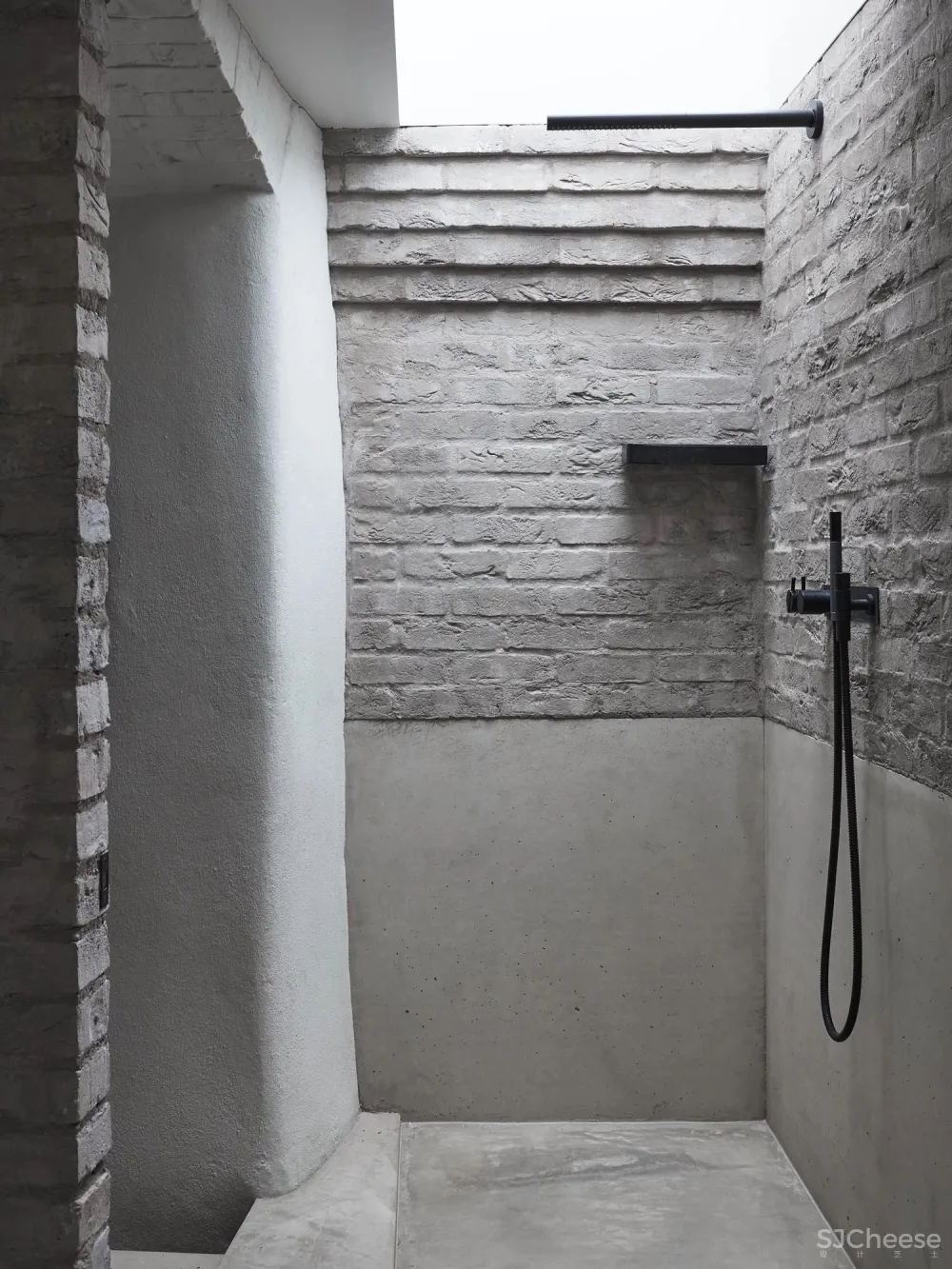 一个百年历史的磨坊，千年历史的遗址：这部电影捕捉了一个永恒的转变