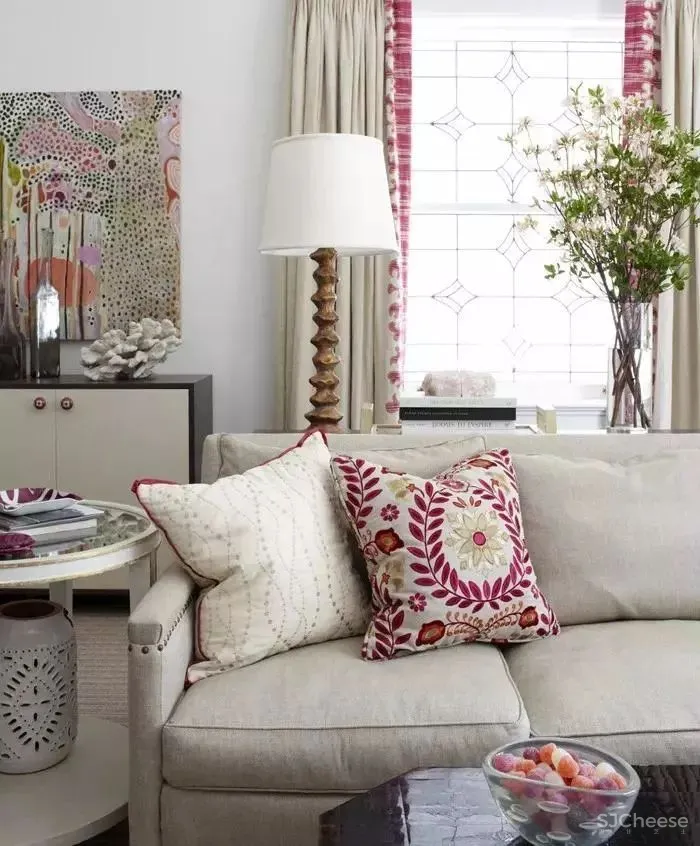 高级灰 红色，当代东方优雅美学的完美演绎