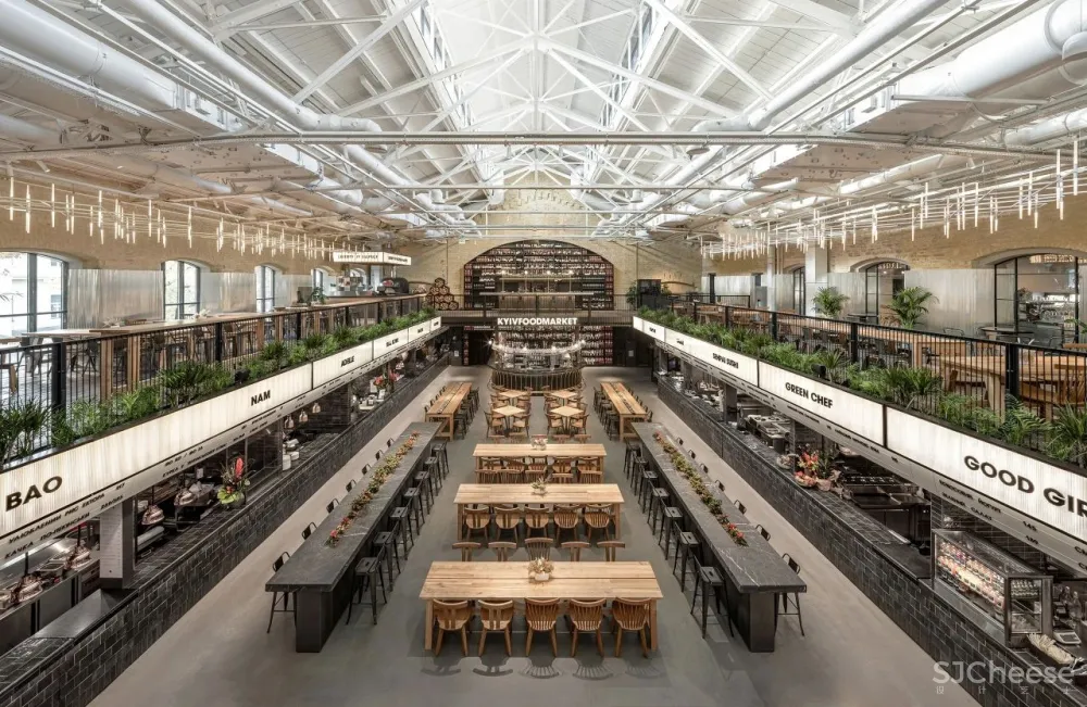 一个18世纪的军火库改造成基辅一个繁华的食品市场