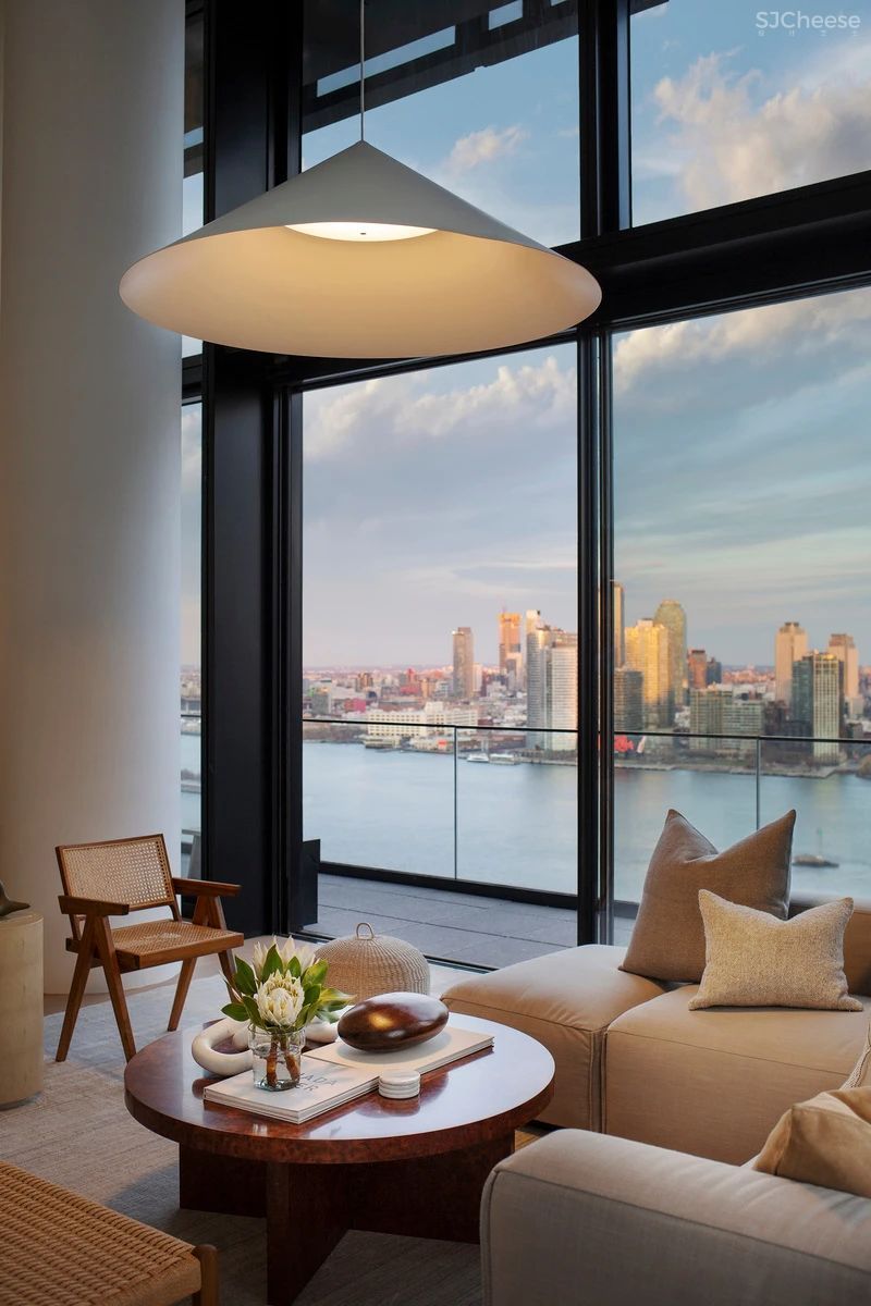 Richard Meier 设计的公寓楼,极简主义精装够低调、也够奢华!