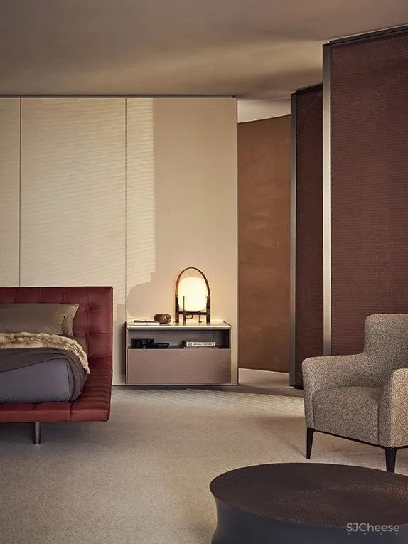 Poliform 在一所隐奢住宅内展开了大胆的试探