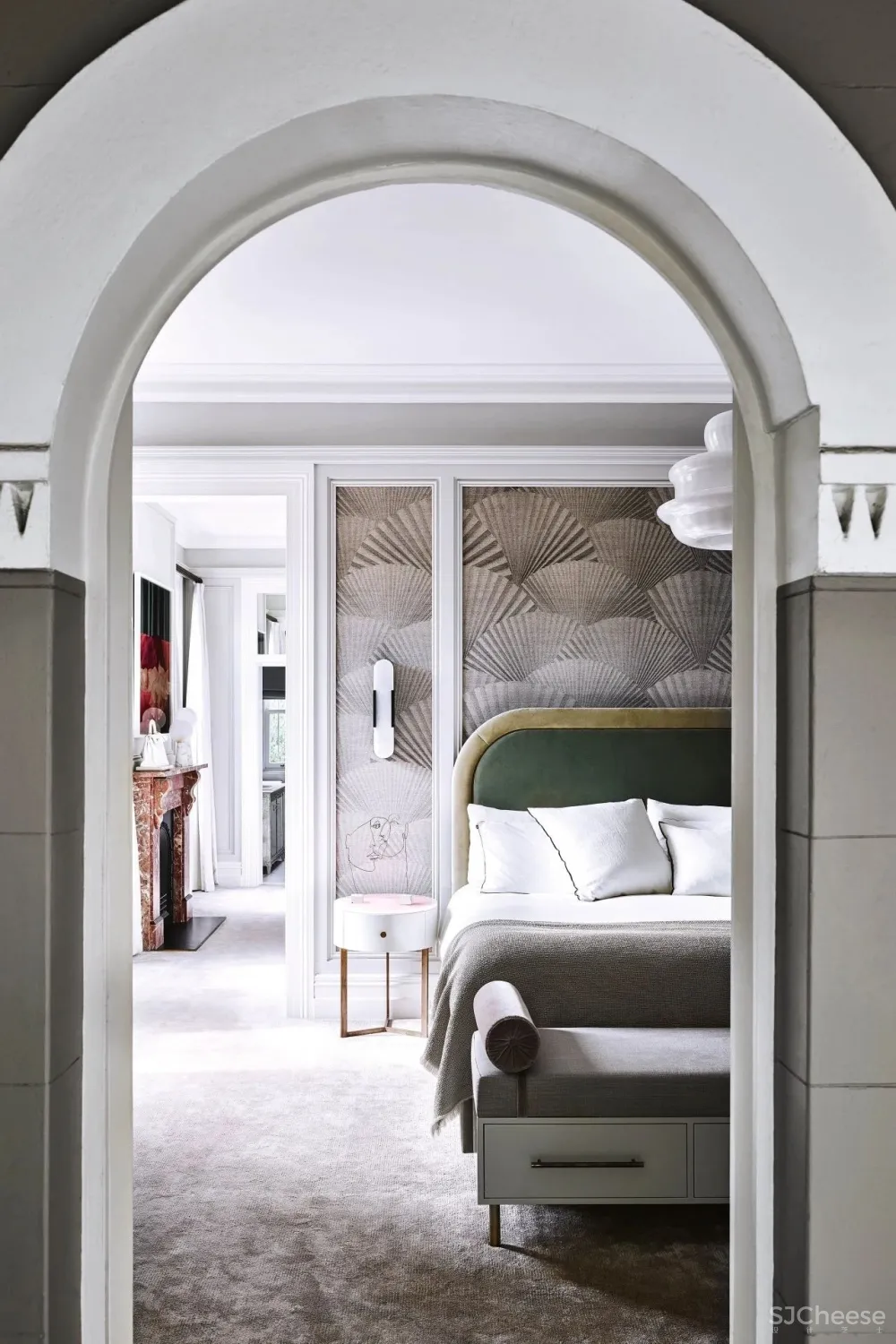 复古 轻奢,与浪漫主义撞个满怀。