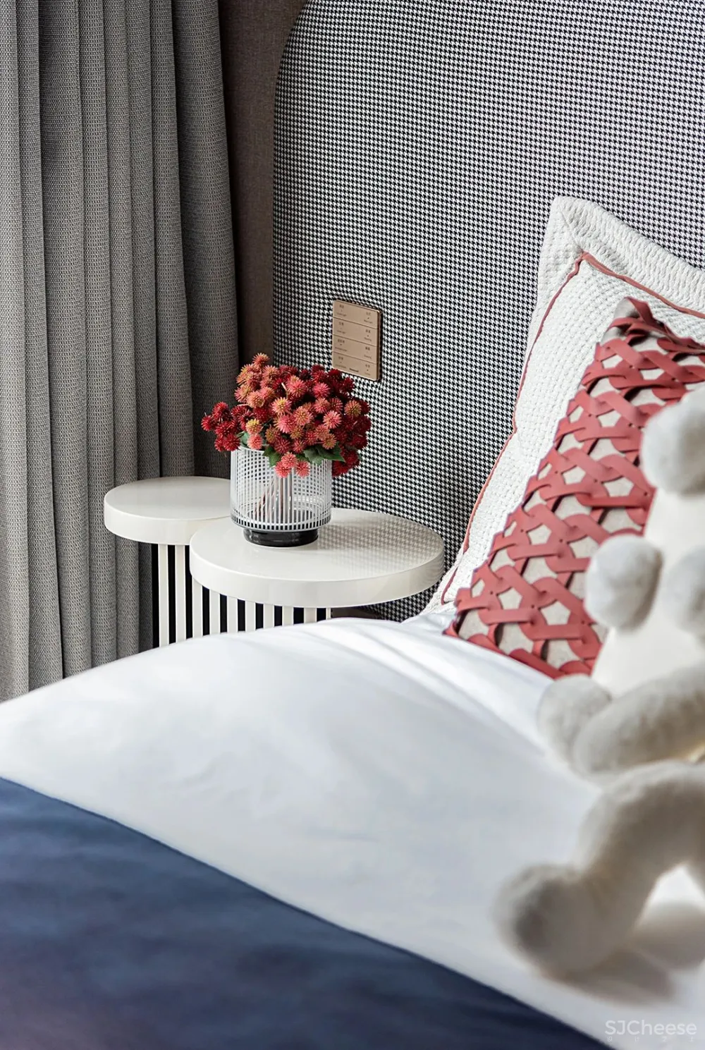 绿地海珀•外滩样板房健康科技赋能品质精装