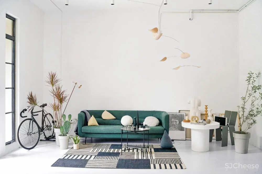 最牛租房族!安徽美女7500块在上海住300㎡,装成精致毛坯房