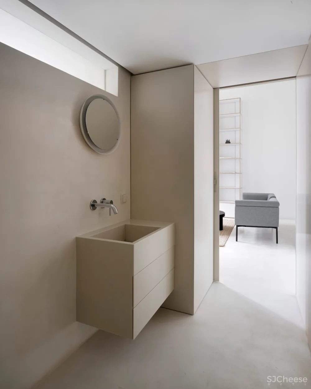 层高 4 米的极简公寓, 做个夹层空间大一倍