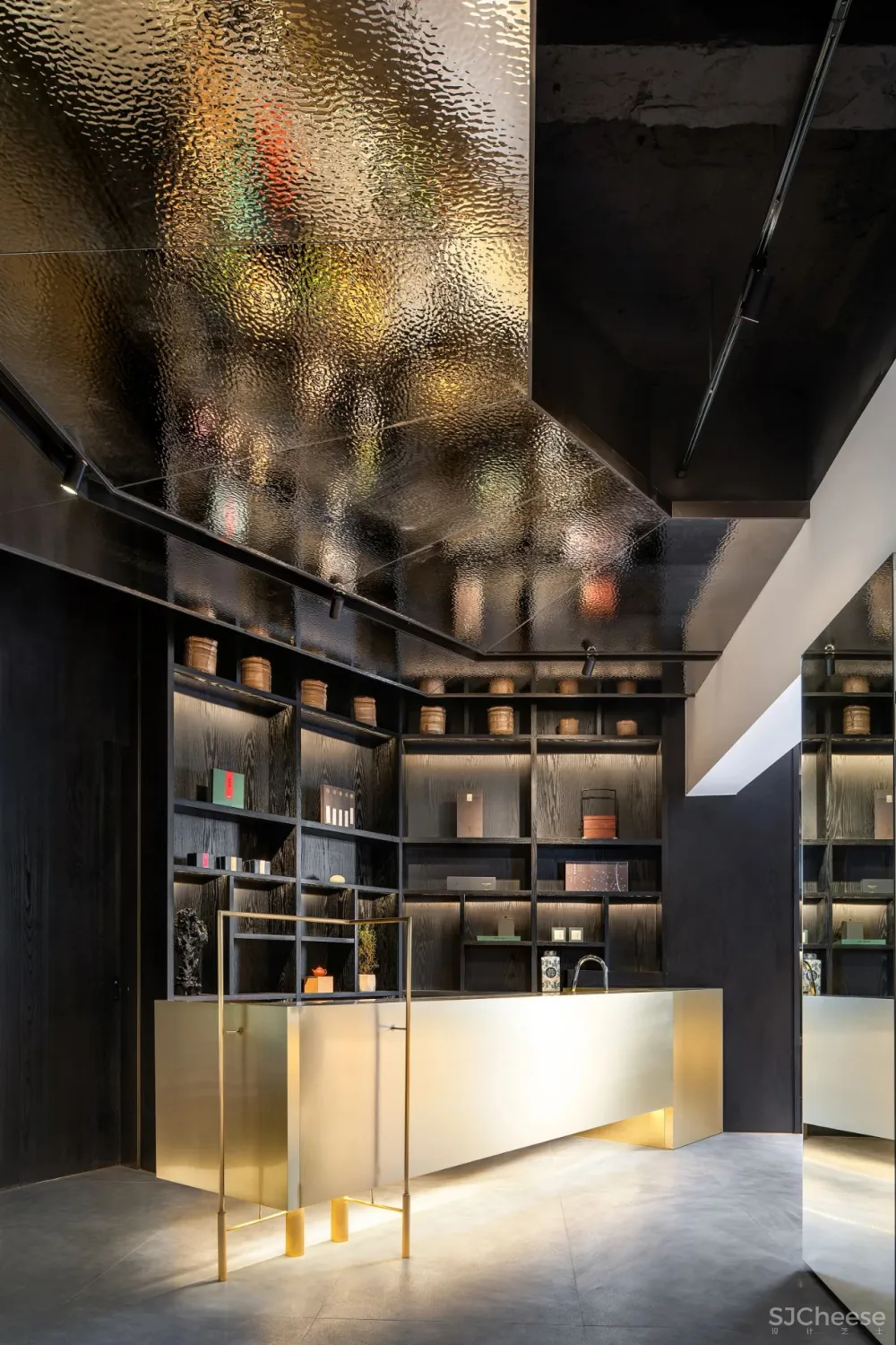 【2019年鉴榜办公作品】FW.GID 办公室 曾建龙