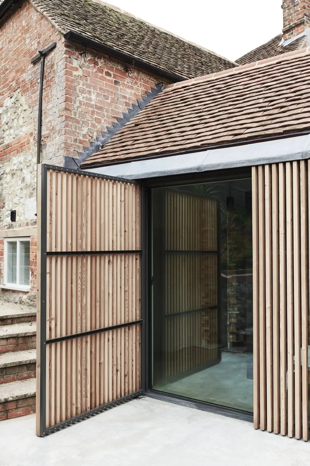 一个百年历史的磨坊，千年历史的遗址：这部电影捕捉了一个永恒的转变