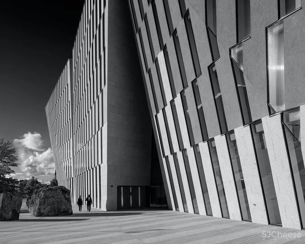 看看芬兰这栋总部大楼,没想到中庭还能这样设计!