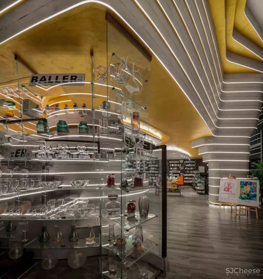 J-S设计:听说有宝藏,武汉商圈里的秘密山谷