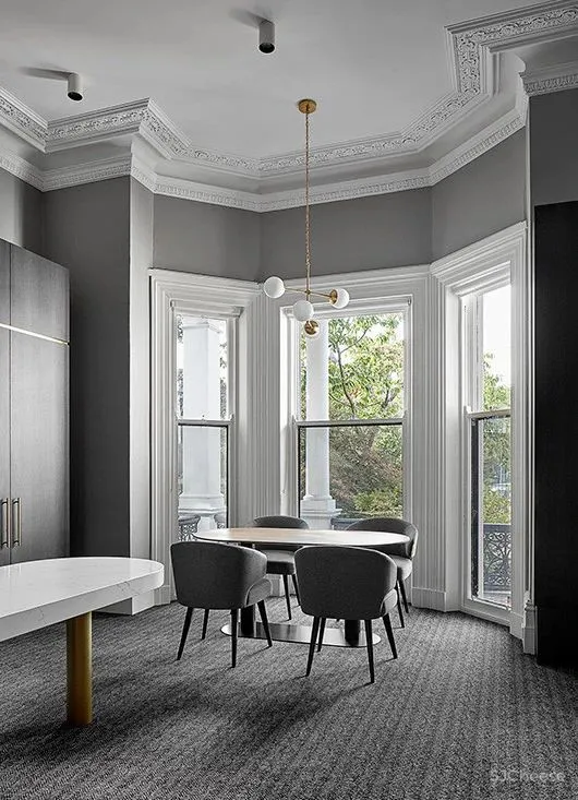 Christopher Elliott 新作 低调内敛的现代优雅