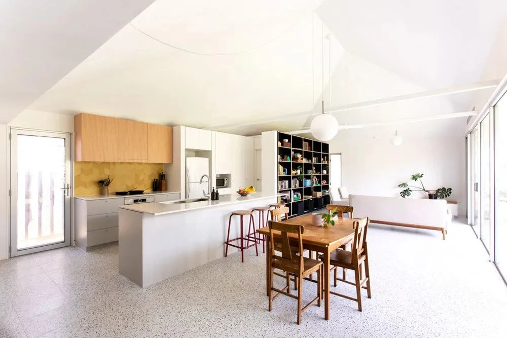 Tie House by Jos Tan Architects