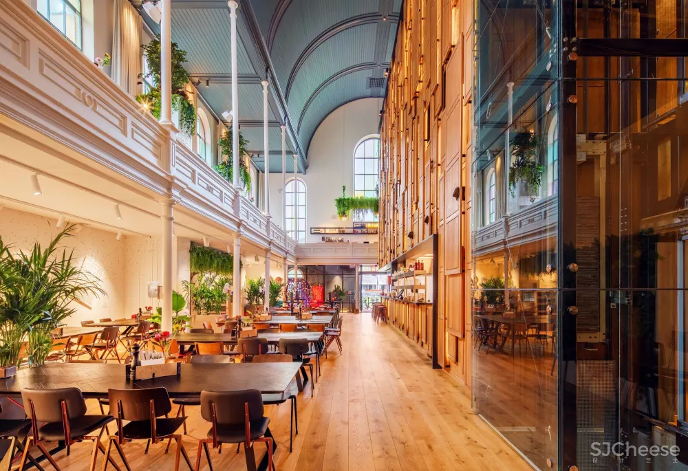 胶囊睡仓、空中客房...这家网红酒店彻底打破了旅馆的传统