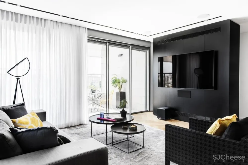 经典黑白 时尚跳色,玩出高级感