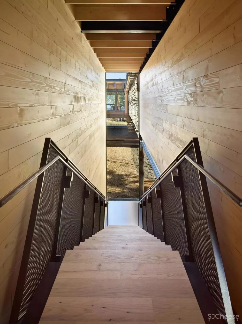 超酷工业风豪宅,不一样的机械美学