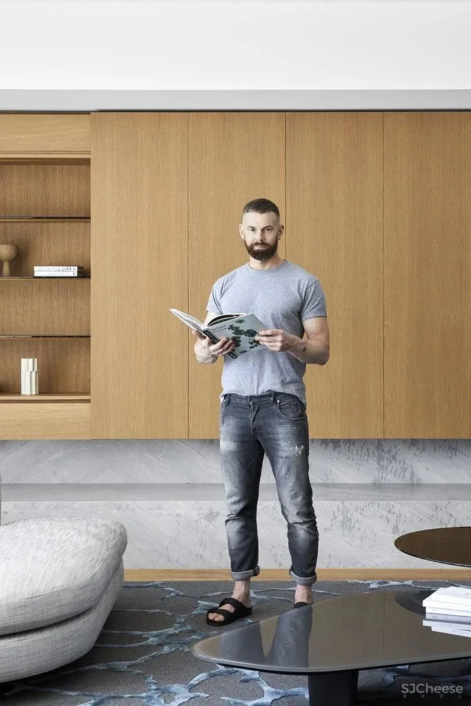 Christopher Elliott 新作 低调内敛的现代优雅