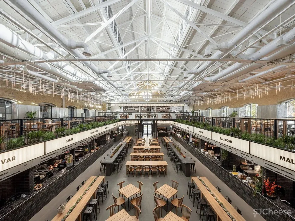 一个18世纪的军火库改造成基辅一个繁华的食品市场