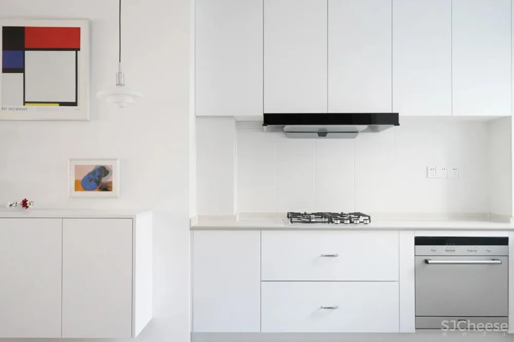 180㎡普通两居室,出彩全靠砸墙和抬高?