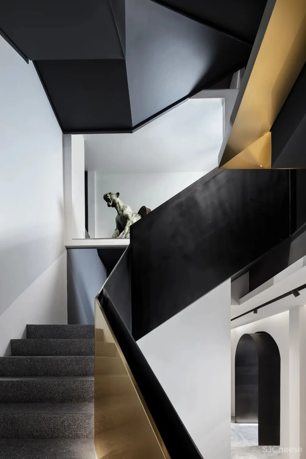 【2019年鉴榜办公作品】FW.GID 办公室 曾建龙