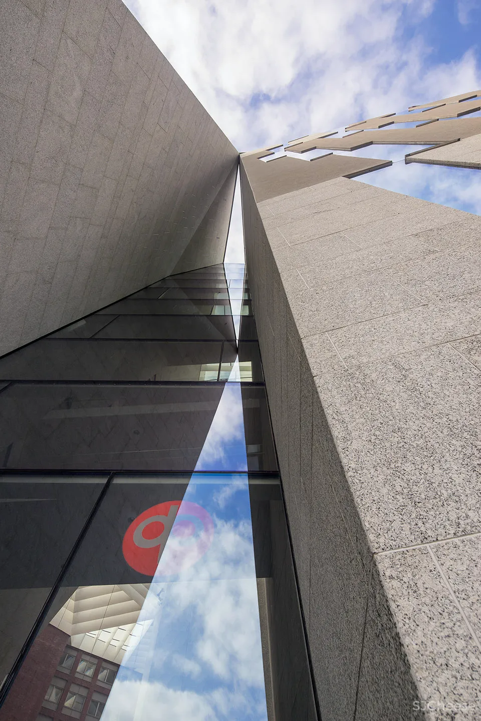 看看芬兰这栋总部大楼,没想到中庭还能这样设计!