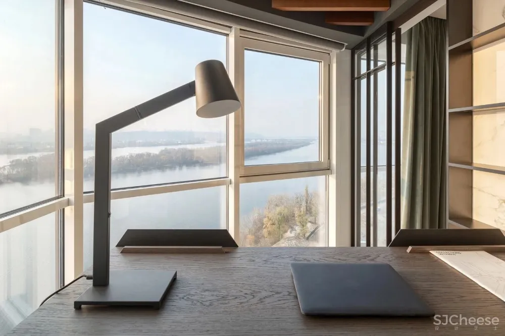 入户就装镜面柜,让家看起来大一倍!