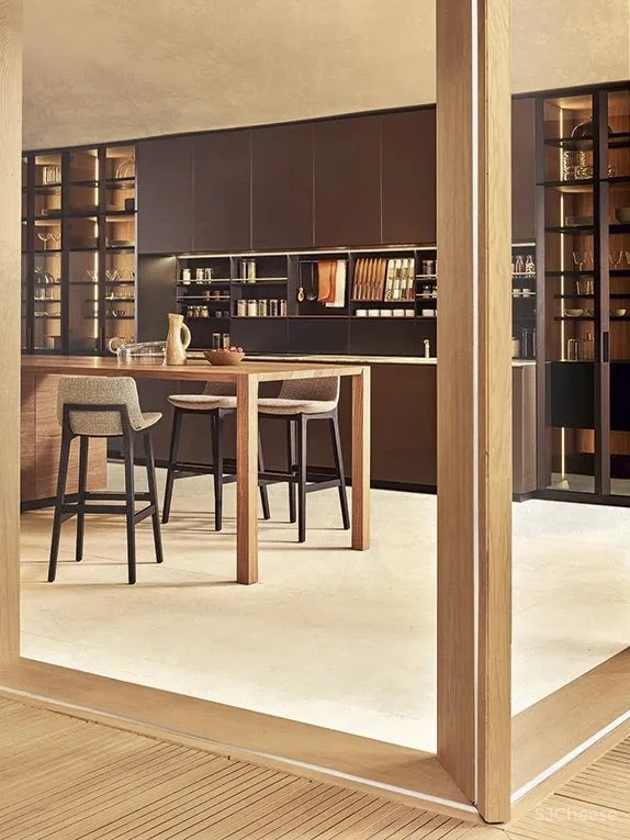 Poliform 在一所隐奢住宅内展开了大胆的试探